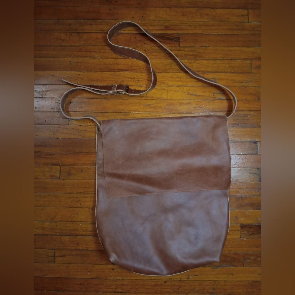 Mayko leather crossbody